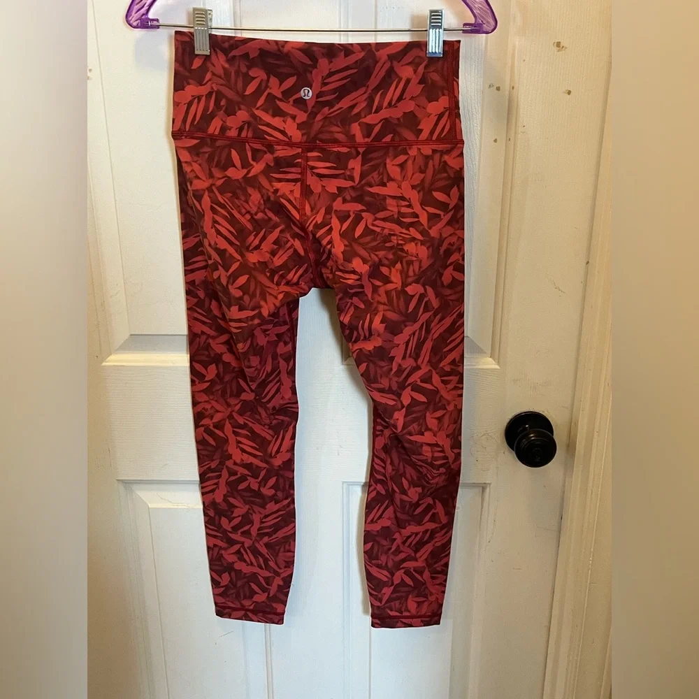 🍋LIKE NEW Lululemon Wunder Under HR 25” - Spray Leaf Fireside Red Multi - Sz 8 - Picture 3 of 12